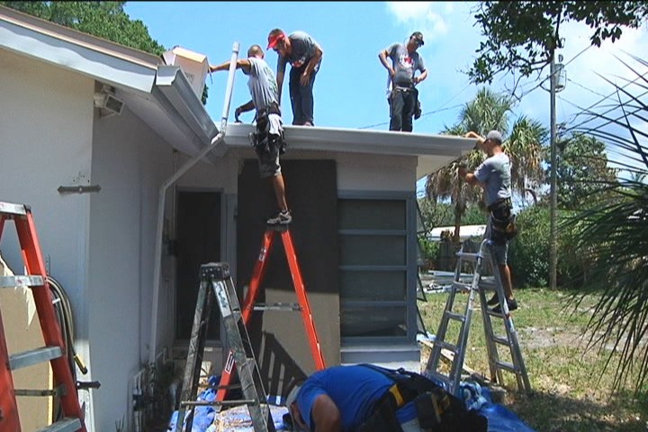 Largo vet gets new roof over his head with help from businesses