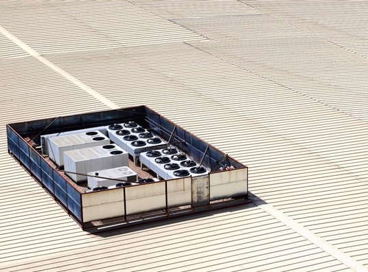 Commercial Roofing: Top 4 Reasons to Love Metal Roofs